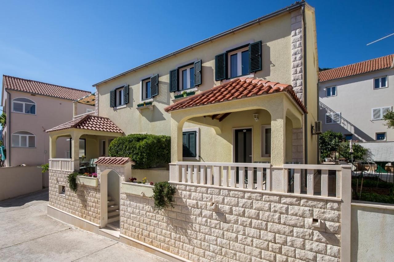Apartmani Filipic Bol Exterior photo