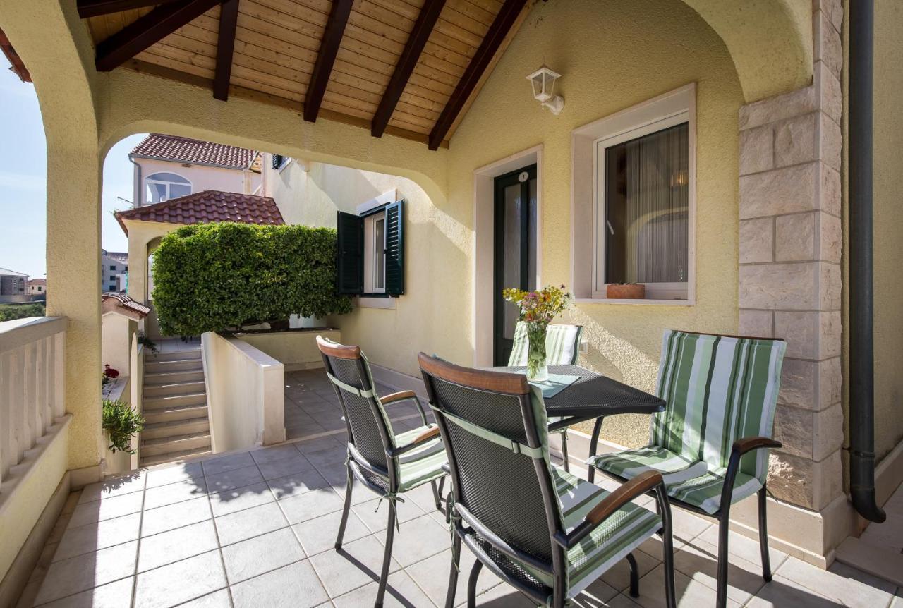 Apartmani Filipic Bol Exterior photo