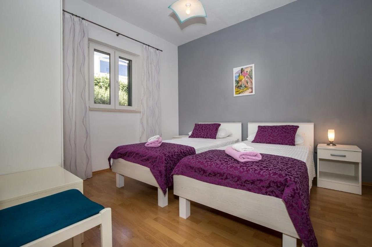 Apartmani Filipic Bol Exterior photo