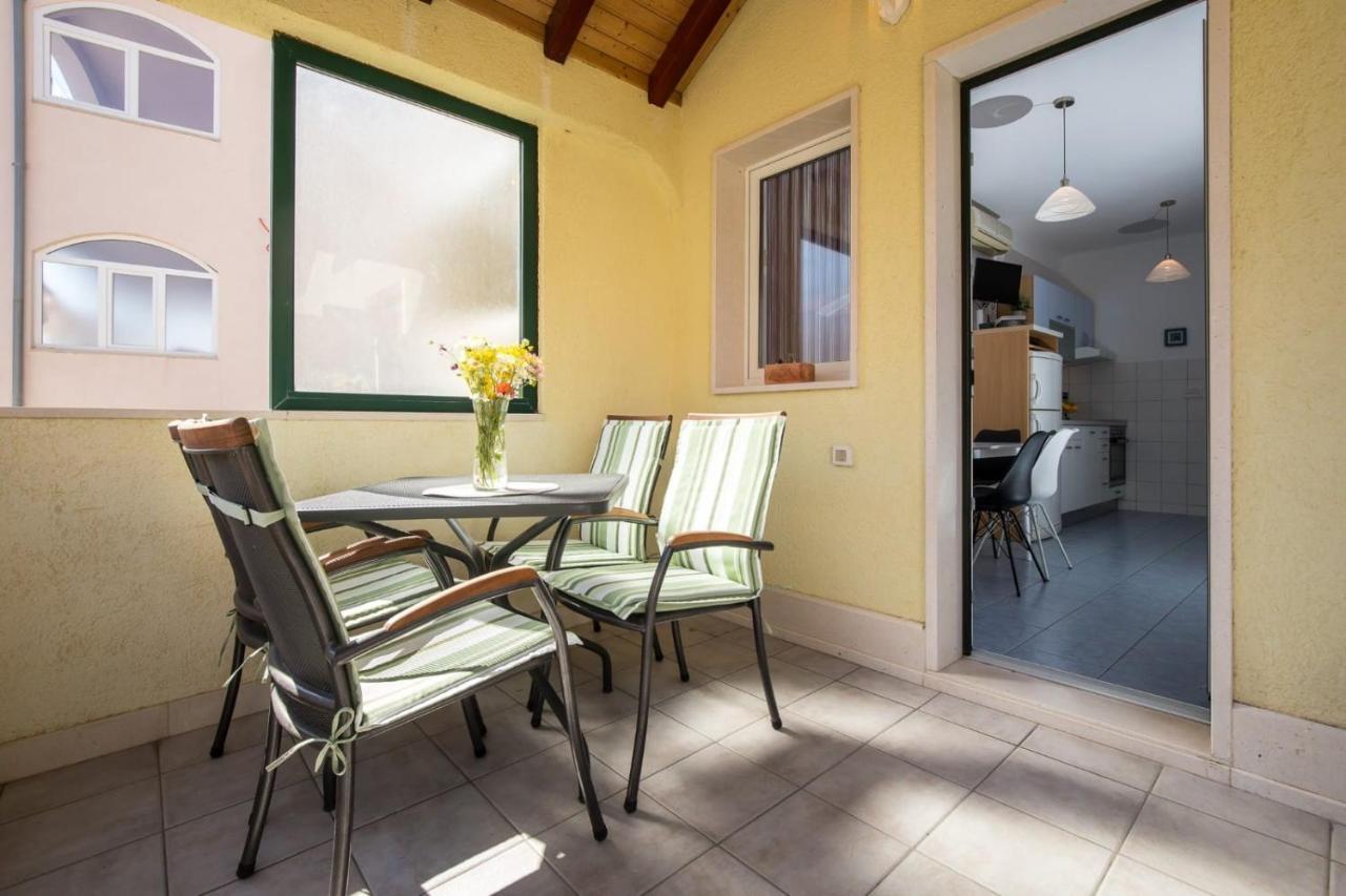 Apartmani Filipic Bol Exterior photo