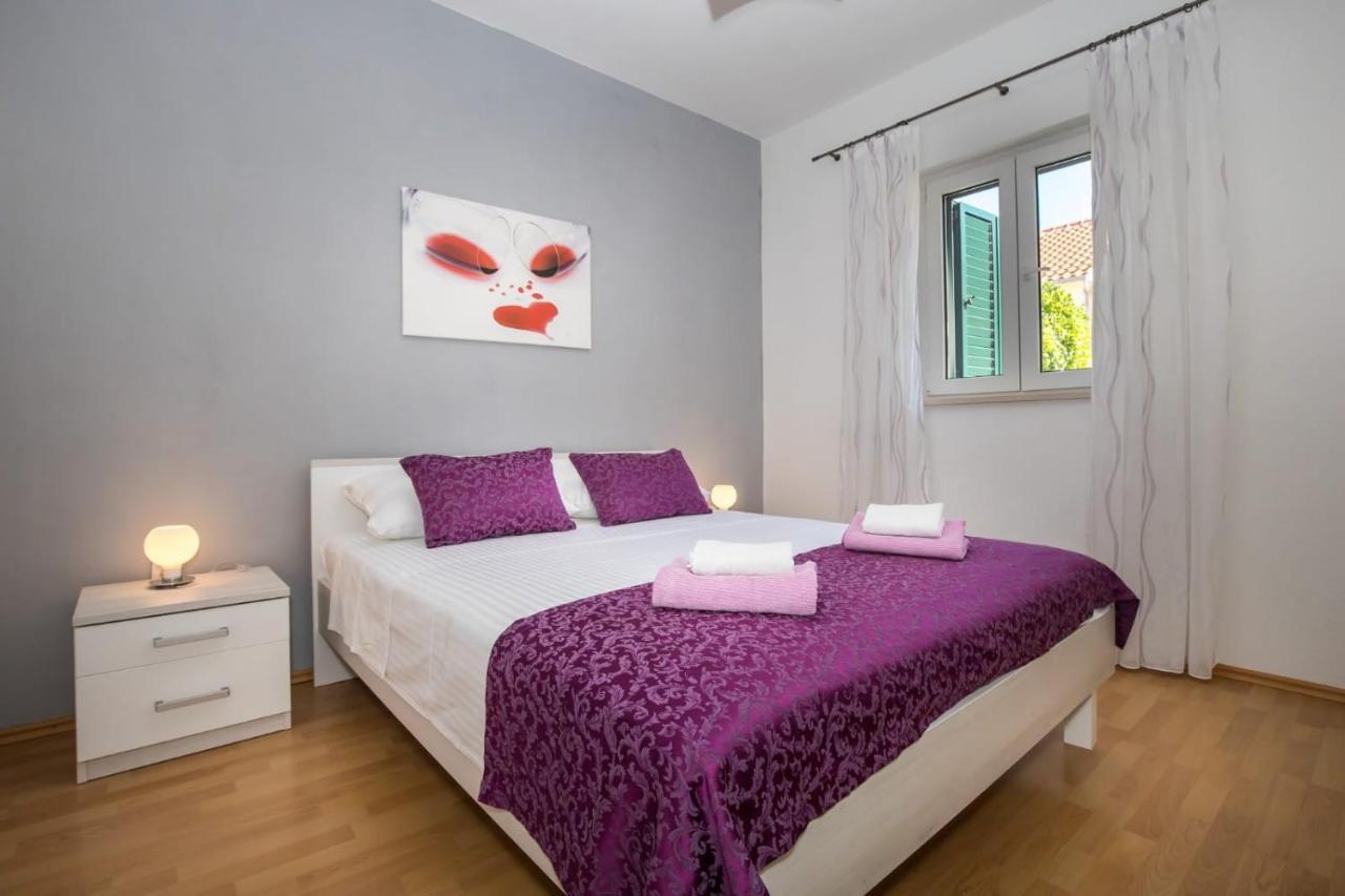 Apartmani Filipic Bol Exterior photo