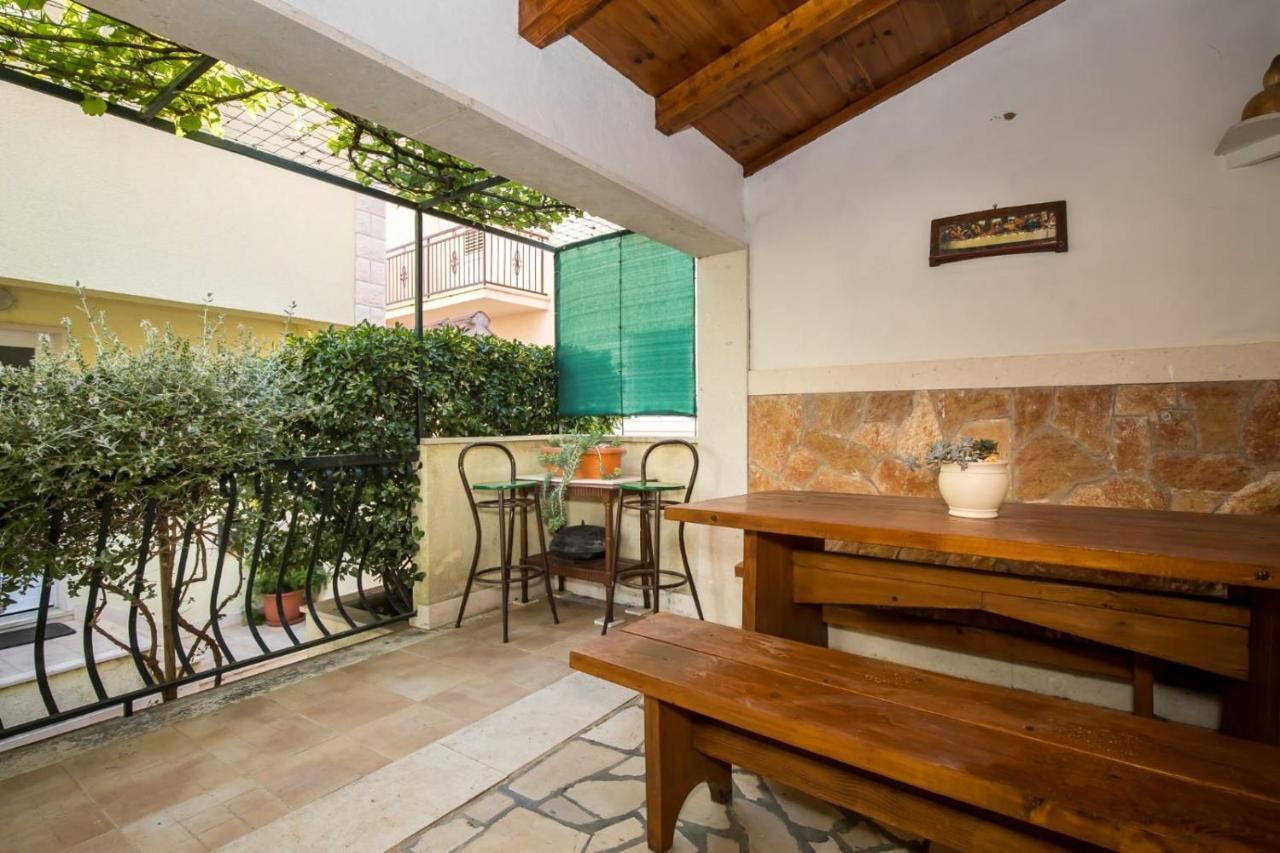 Apartmani Filipic Bol Exterior photo