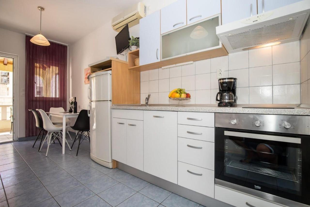 Apartmani Filipic Bol Exterior photo
