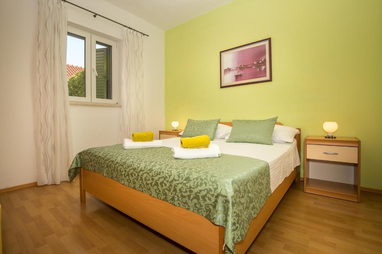 Apartmani Filipic Bol Exterior photo