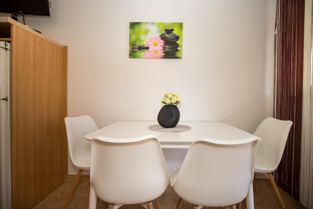 Apartmani Filipic Bol Exterior photo