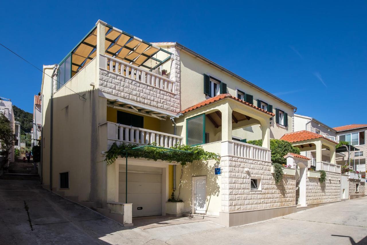 Apartmani Filipic Bol Exterior photo
